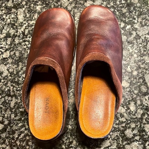 NAOT Womens Wedge Clogs/Mule in bronze color leather sz 40 - Picture 3 of 7